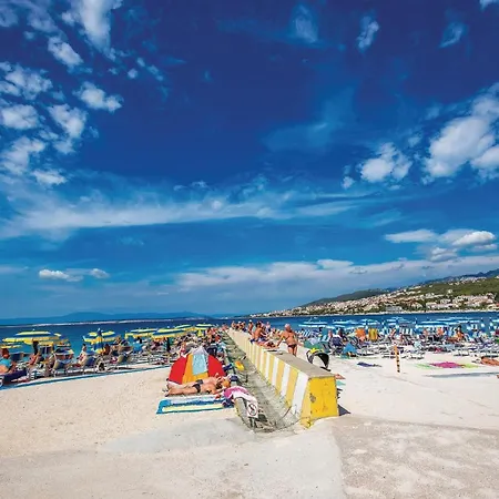 Cozy In With Wifi Apartament Crikvenica