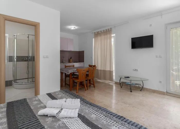 Cozy In With Wifi Apartment Crikvenica